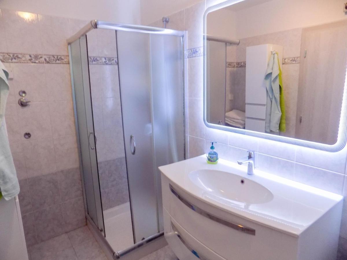 Oriella Apartmans And Room Novigrad  ภายนอก รูปภาพ