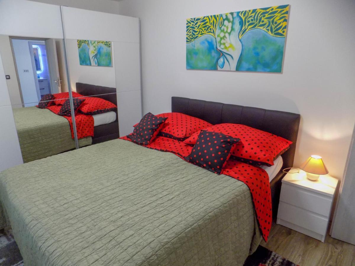 Oriella Apartmans And Room Novigrad  ภายนอก รูปภาพ